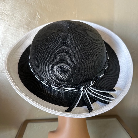 UNWORN 1960s\' BLACK AND WHITE STRAW FEDORA main image 4